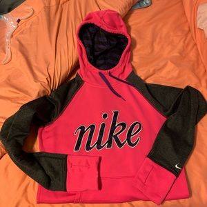 Like new! Nike Therma-fit hoodie